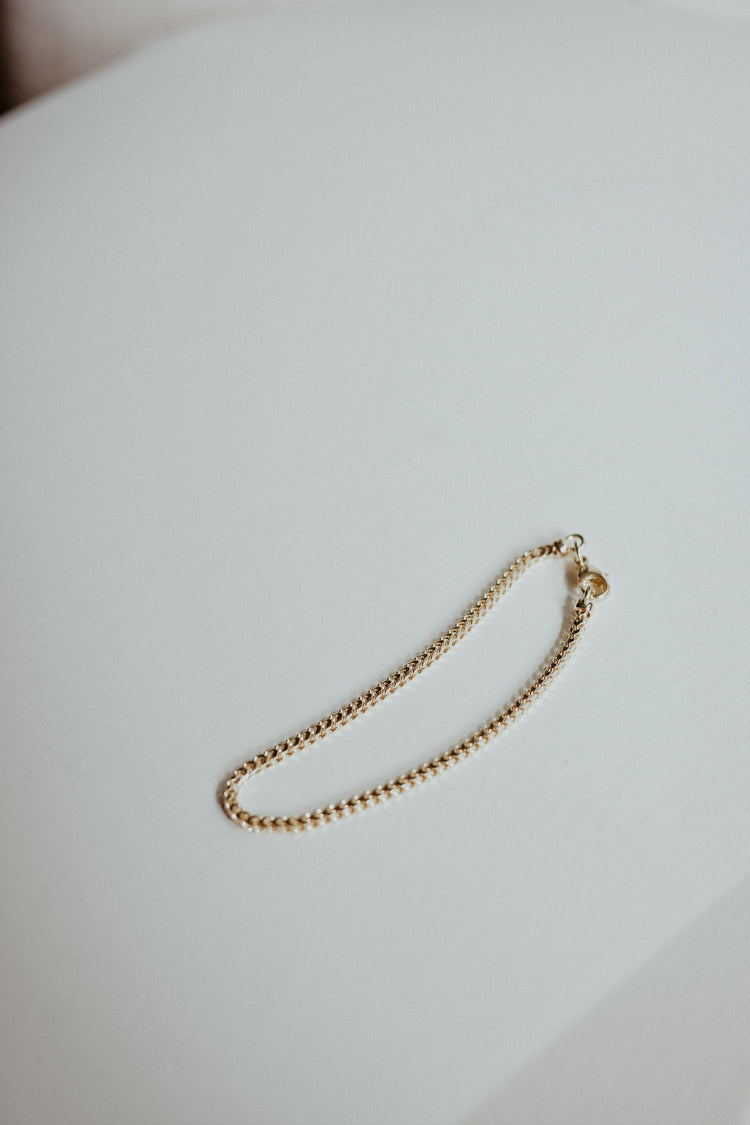 Recycled gold chain bracelet quiet luxury gender neutral 