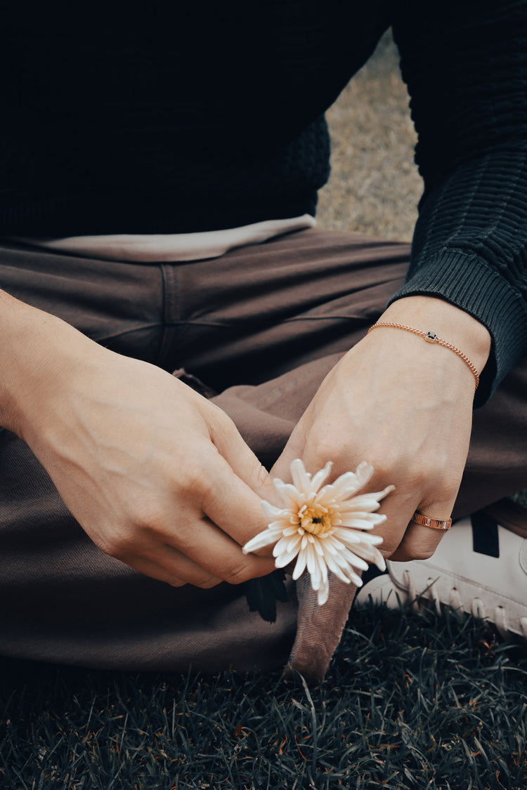 Unique recycled gold curb chain bracelet, gender-neutral design