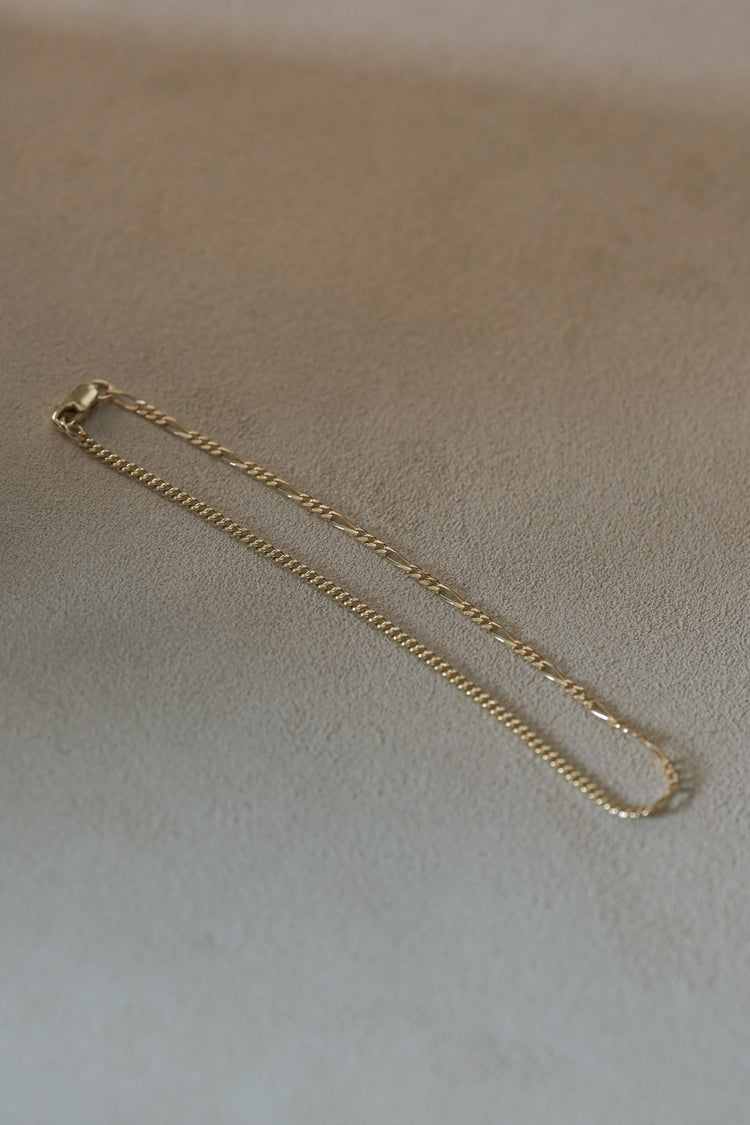 Gold bracelet chain with two different links  perfect for everyday wear